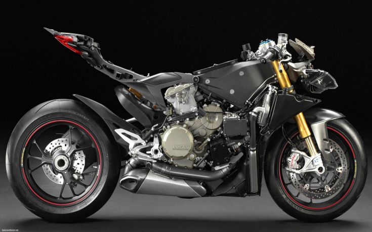 Η Ducati ετοιμάζει ένα νέο V4 Superbike