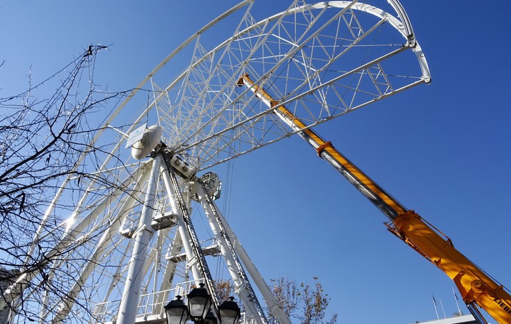 Φινάλε με νέα επεισόδια για την περιβόητη ρόδα στο Σύνταγμα