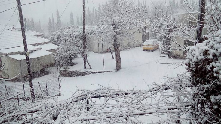 Αποκλεισμένα χωριά στη Λέσβο από το χιονιά