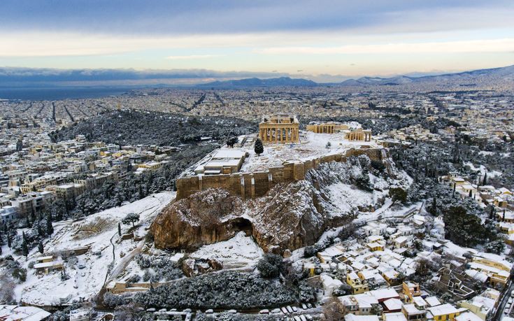 Η χιονισμένη Ακρόπολη ταξίδεψε σε ολόκληρο τον κόσμο