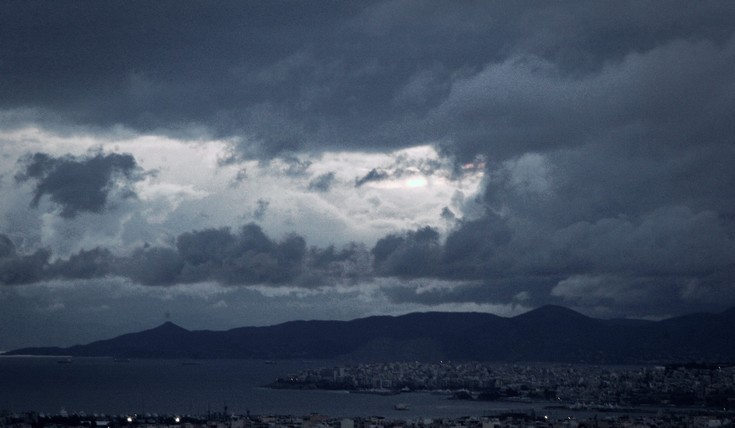 Ο «Βίκτωρ» έφερε καταιγίδες, χαλάζι και χιόνια