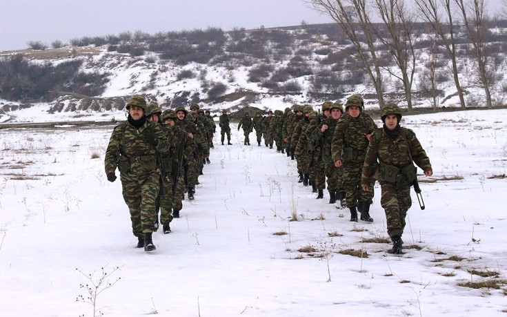 Πώς εκπαιδεύονται οι διμοιρίες νεοσύλλεκτων στον Έβρο