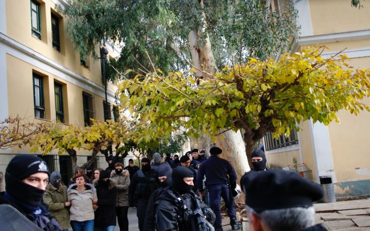 Υπουργείο Δικαιοσύνης για το γιο της Ρούπα: Κανένα παιδί ούτε συνελήφθη, ούτε κρατήθηκε