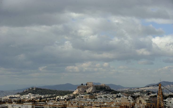 Καιρός: Θεοφάνεια με συννεφιά και τοπικές βροχές στα δυτικά