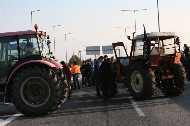 Άνοιξε το ρεύμα προς Θεσσαλονίκη στη Νίκαια, κλειστή επ’ αόριστον η κατεύθυνση προς Αθήνα