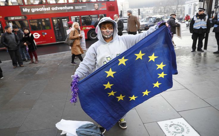 Πώς η σημερινή απόφαση για το Brexit επηρεάζει πέντε εκατομμύρια πολίτες στην Ευρώπη