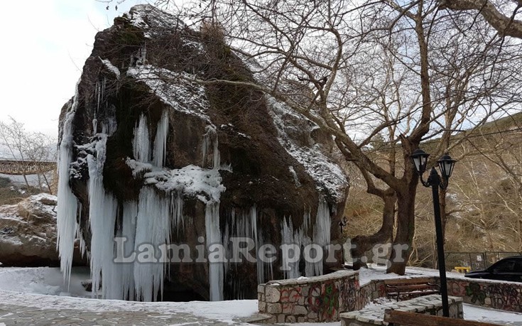 Εικόνες απαράμιλλης ομορφιάς από τον παγωμένο Γοργοπόταμο