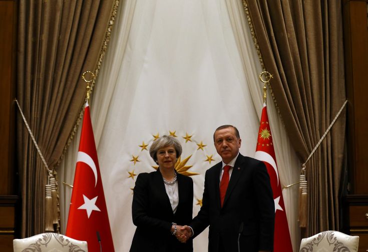 Ομάδα εργασίας συστήνουν Βρετανία και Τουρκία για τη μετά Brexit εποχή
