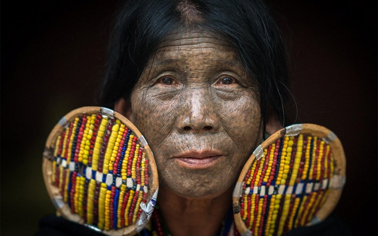 Η βάρβαρη παράδοση της φυλής Chin στη Μιανμάρ που μάρκαρε τις γυναίκες