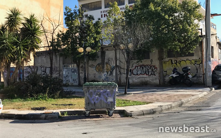 Δεμένο με καλώδιο το πτώμα που βρέθηκε μέσα σε κάδο στη Δάφνη