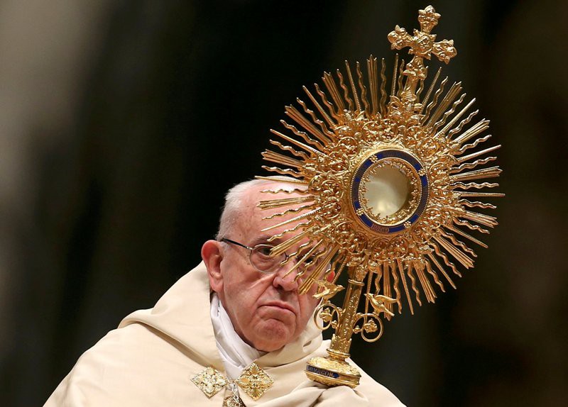 Πάπας Φραγκίσκος: Μια κηλίδα αίματος κάλυψε τον κόσμο, με τον ερχομό του 2017