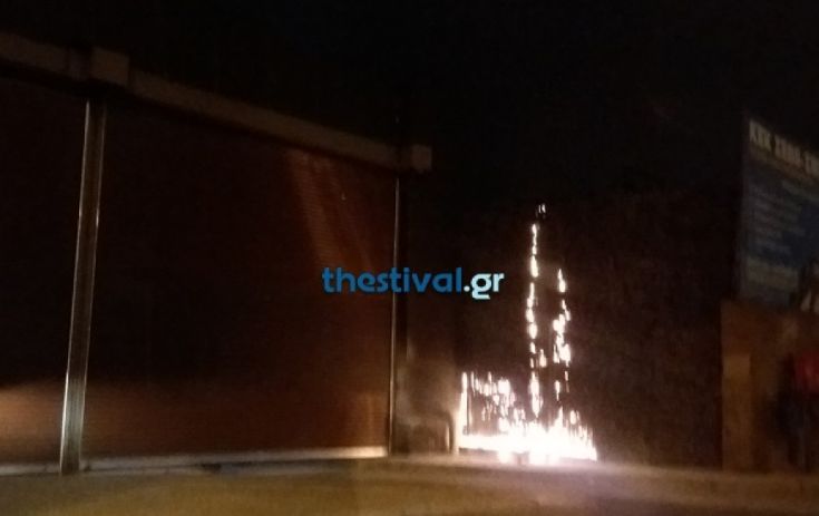 Επεισοδιακή νύχτα με βροχή από μολότοφ στη Θεσσαλονίκη