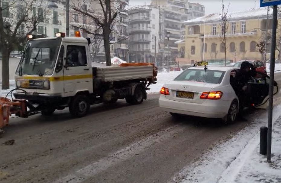 Ο παγετός και οι -11 βαθμοί Κελσίου δεν πτοούν τους Μωρόγερους στην Κοζάνη