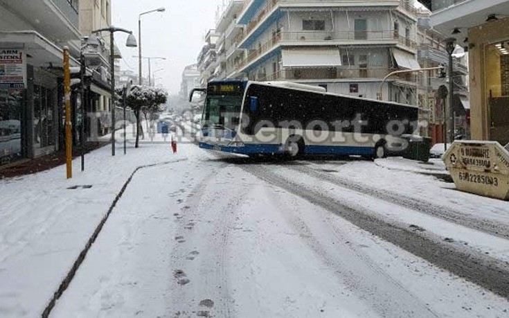 Μόνο με αλυσίδες η κυκλοφορία στη Λαμία