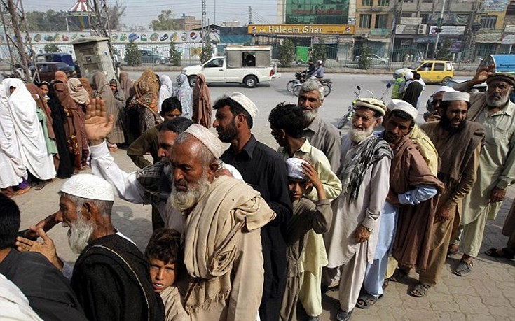 Daily Mail κατά βρετανικής κυβέρνησης: Τα λεφτά των Βρετανών καταλήγουν στο Πακιστάν