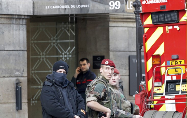 Τρομοκρατική επίθεση με ματσέτα στην καρδιά του Παρισιού