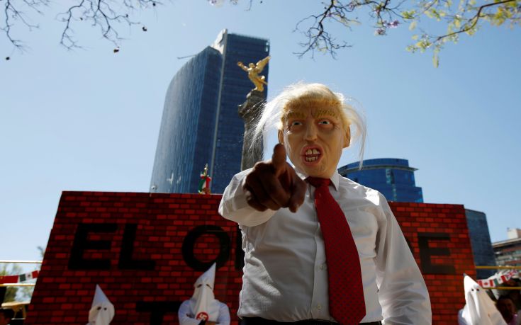 Υποψήφιοι προς απέλαση όλοι οι παράτυποι μετανάστες λένε οι ΗΠΑ