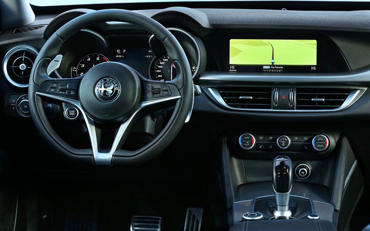 AlfaRomeoARStelvio3 AlfaRomeoARStelvio3