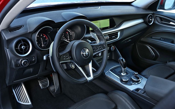 AlfaRomeoARStelvio4 AlfaRomeoARStelvio4