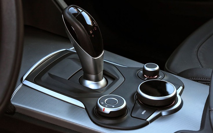 AlfaRomeoARStelvio5 AlfaRomeoARStelvio5