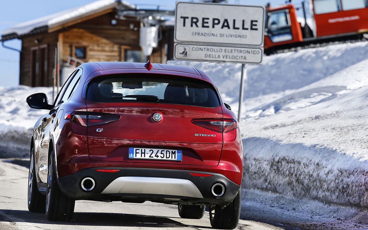 AlfaRomeoARStelvio9 AlfaRomeoARStelvio9