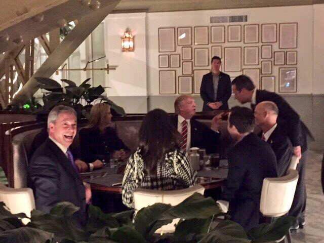 Τραμπ και Φάρατζ μαζί σε δείπνο