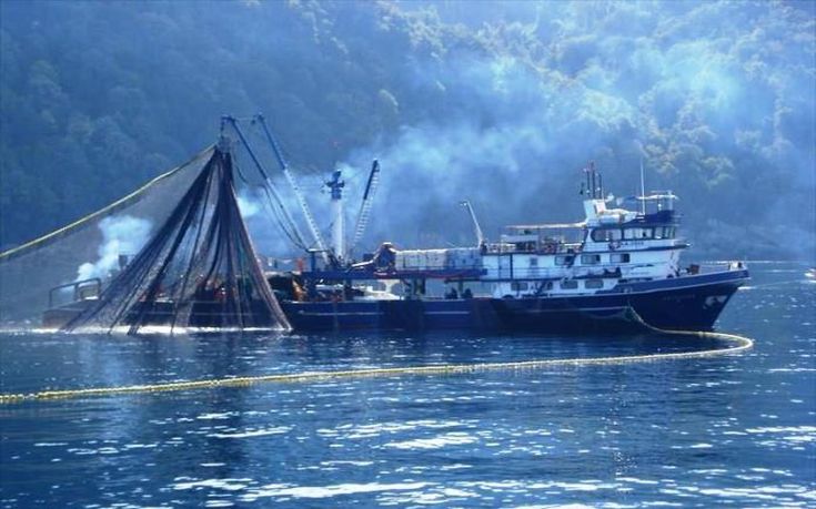Τουρκικό αλιευτικό ψάρευε σε ελληνικά χωρικά ύδατα