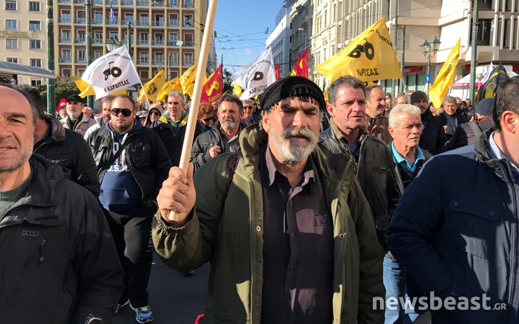 Πίσω στα μπλόκα οι αγρότες μετά την «απόβαση» στην Αθήνα