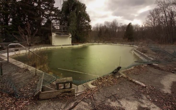 Πώς είναι ένα θέρετρο για ερωτευμένους αφού εγκαταλειφθεί