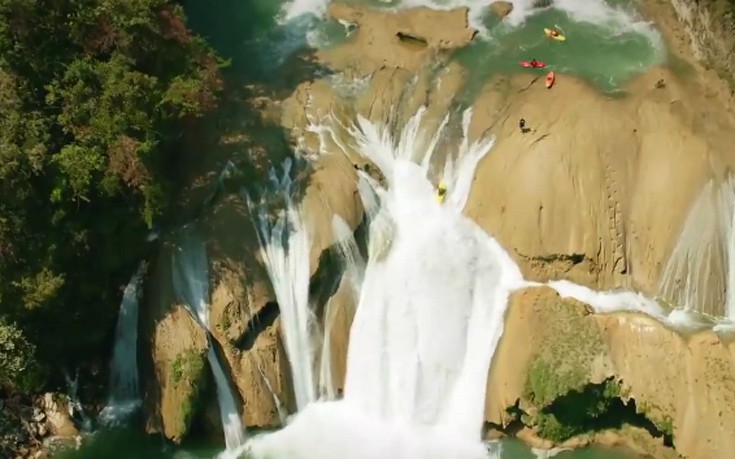 Πέφτοντας από καταρράκτη 25 μέτρων με κανό