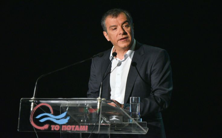 Επιμένει ο Θεοδωράκης για εξ αποστάσεως ψηφοφορία