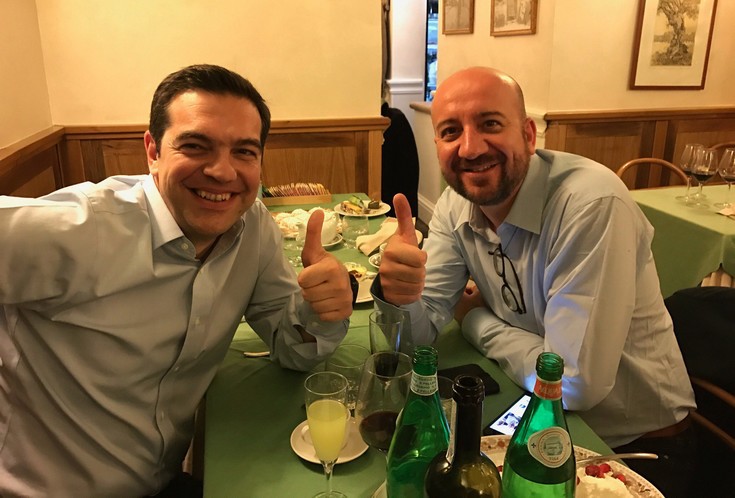 To κοκκινο κρασί, το γκολ της Εθνικής και το παράπονο της Μέρκελ στη Μπέτυ