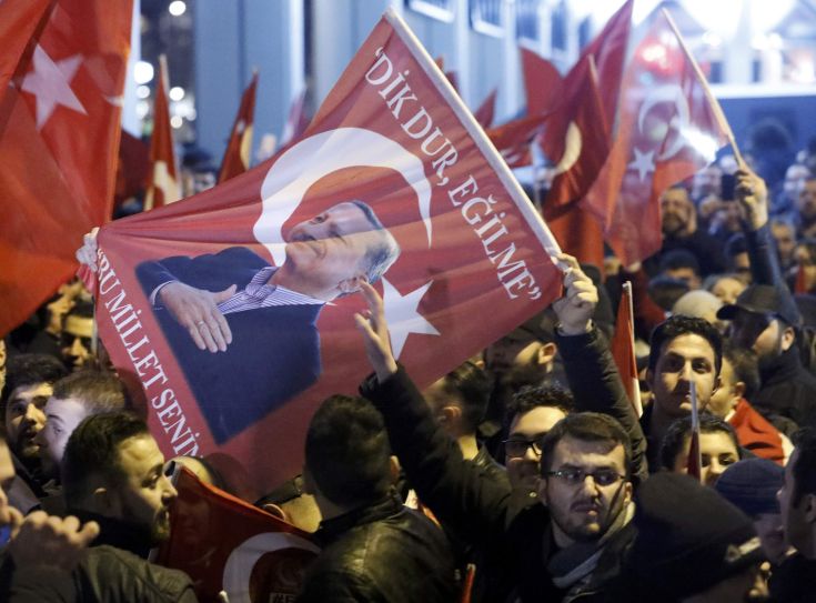 «Πολεμικό» το κλίμα μεταξύ Ολλανδίας και Τουρκίας