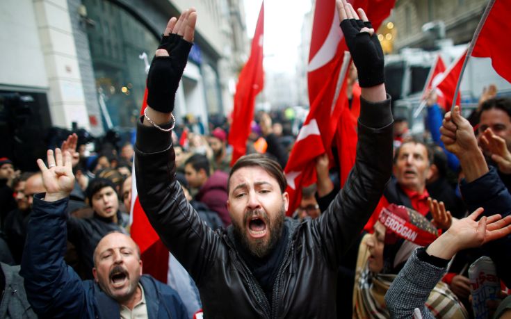 Οργή της Άγκυρας για τη διαδήλωση στη Βέρνη υπέρ του «όχι» στο δημοψήφισμα