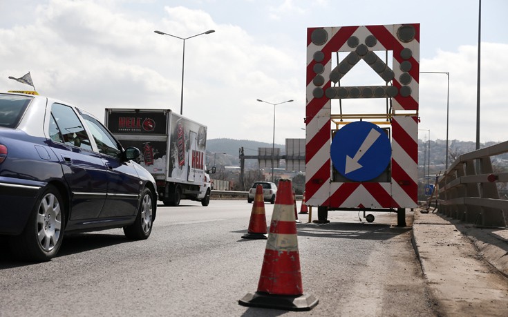 Εκτροπή φορτηγού που μετέφερε ζώα στην εθνική Θεσσαλονίκης &#8211; Σερρών, κλειστή μία λωρίδα