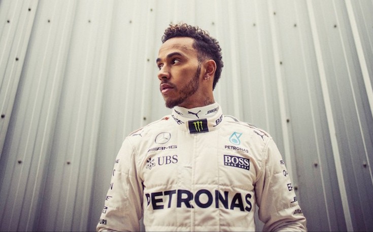 O Lewis Hamilton «πίνει» Monster