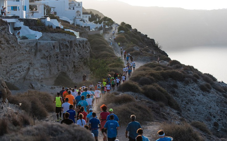 Ένας παγκόσμιος θεσμός με φόντο τη Σαντορίνη