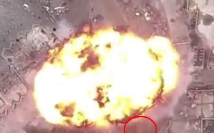 Δραματικές σκηνές με συνεργείο του Sky News να τρέχει να σωθεί από έκρηξη στη Μοσούλη