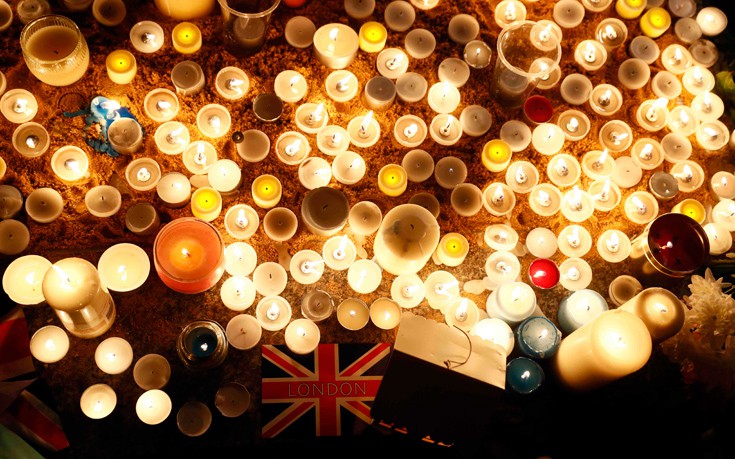 Αγρυπνία στη μνήμη των θυμάτων του Λονδίνου