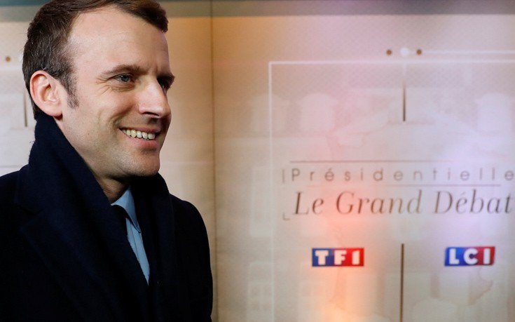 Μακρόν: Σήμερα γυρνάμε μία σελίδα στην γαλλική πολιτική ζωή