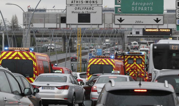 Εκκενώθηκε το αεροδρόμιο Ορλί στο Παρίσι, ένας νεκρός έπειτα από πυροβολισμούς