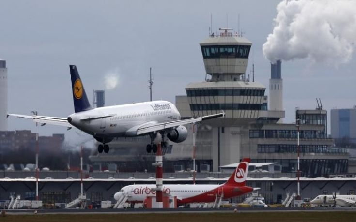Σχεδόν όλες οι πτήσεις στα αεροδρόμια του Βερολίνου αναμένεται να ακυρωθούν την Παρασκευή