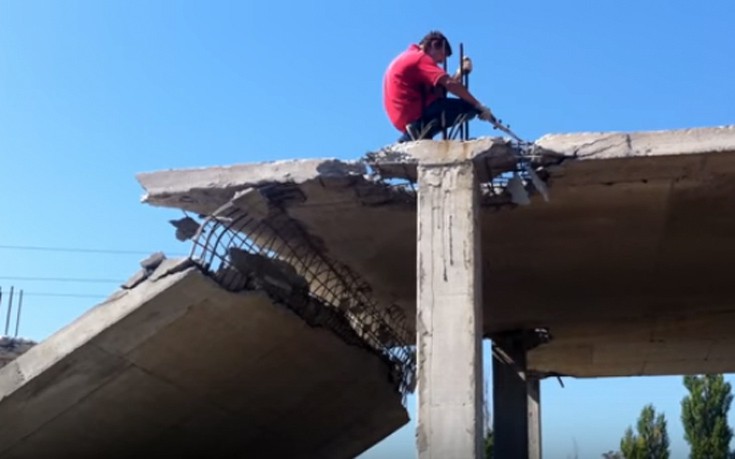 Μα τι κάνει;