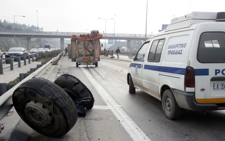 Σύγκρουση έξι οχημάτων πριν λίγο στη Θεσσαλονίκη
