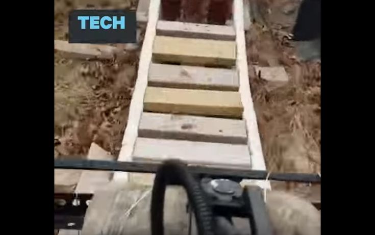 Έφτιαξε το δικό του τρενάκι του λούνα παρκ στην αυλή του