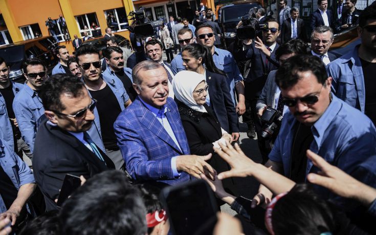 Ερντογάν: Όλες οι ψήφοι στο δημοψήφισμα μετράνε