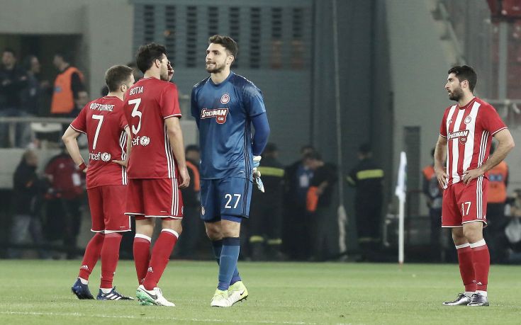Καταγγελίες Ολυμπιακού για επίθεση αστυνομικού στον Καπίνο