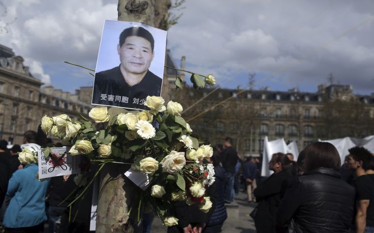 Χιλιάδες Κινέζοι βγήκαν στους δρόμους του Παρισιού για τον θάνατο ομοεθνή τους