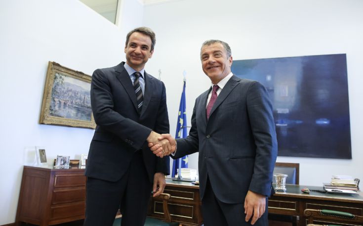 Η αξιολόγηση στο επίκεντρο της συνάντησης Μητσοτάκη – Θεοδωράκη