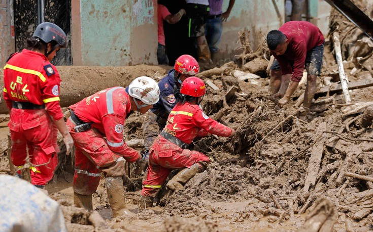 Η Κολομβία θρηνεί 254 νεκρούς που θάφτηκαν στη λάσπη
